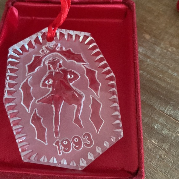 Waterford Crystal “12 Days of Christmas” series, 1993 Ten Lords-a-Leaping - Picture 2 of 3